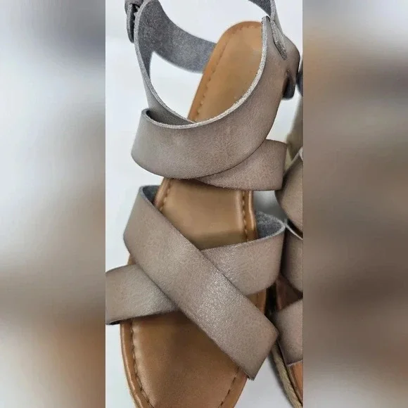 Maurices Women's Taupe Jaden Strappy Wedge Sandal Size 8 - Picture 4 of 12